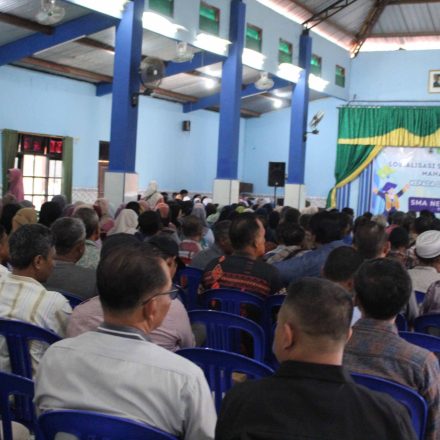 Sosialisasi Orang Tua Mengenai SNPMB di Aula Sekolah